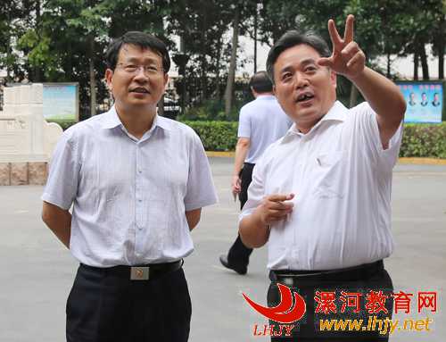 蒿慧杰到我市中小学校看望慰问教师时强调:做爱党爱国